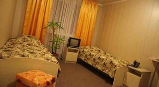 Гостиница Уют Плюс Петрозаводск Двухместный номер эконом-класса с 2 отдельными кроватями-1