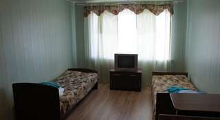 Гостиница Уют Плюс Петрозаводск Двухместный номер эконом-класса с 2 отдельными кроватями-6