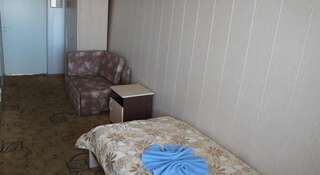 Гостиница Уют Плюс Петрозаводск Односпальная кровать в  женском общем номере-8